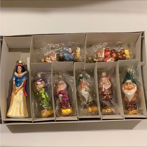 Christopher Radko Snow White & The Seven Dwarfs Ornament Set - Picture 7 of 11